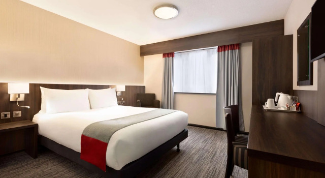 Двухместный номер Standard Ramada by Wyndham Cobham