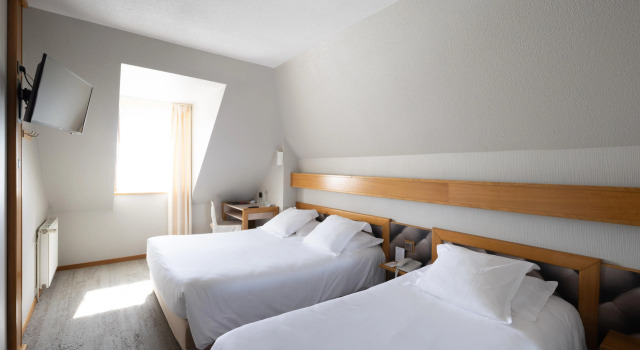 Трёхместный номер Comfort Best Western Le Relais de Laguiole Hôtel & Spa