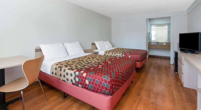 Четырёхместный номер Standard Motel 6 Hagerstown MD