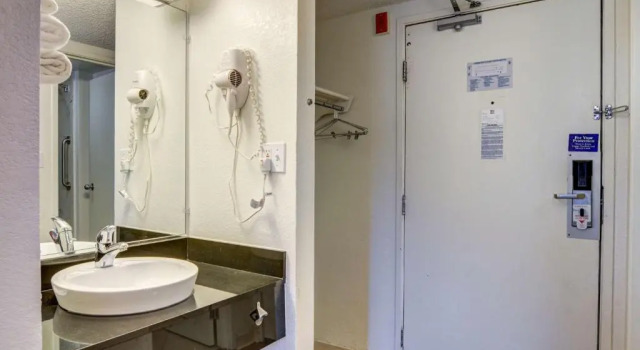 Четырёхместный номер Standard Motel 6-Greenwood Village, CO - Denver - South Tech Center