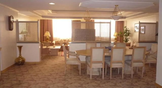 Люкс Hofuf Hotel