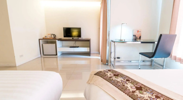Beyond Suite Hotel