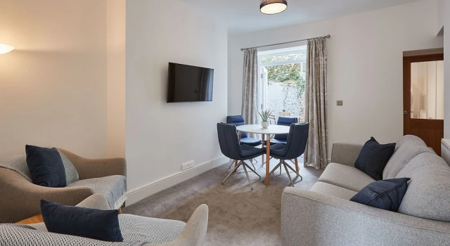 Host Stay Apartment 1 High Street, Забронировать Апартаменты/квартира Отели Сноудония с парковкой, Парковка