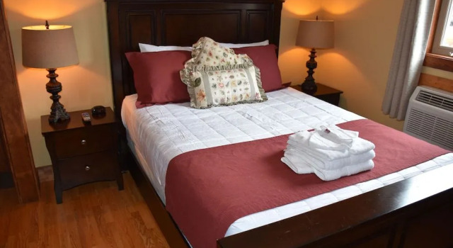 Yellowstone Condo Suites, Buchen Sie Hotel Gardiner Yellowstone National Park-North Gate