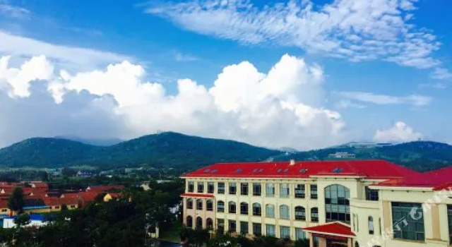 Shanhaiquan Yuelan Hotel · Qingdao, Забронировать Отель Бизнес-отели Шаньдун, 4* 5*