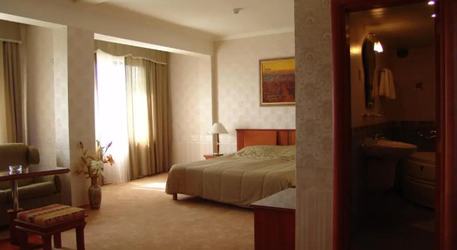 Полулюкс Hotel Zheleznik