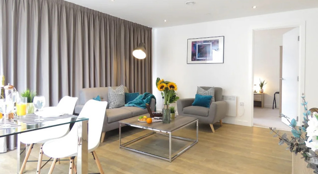 Номер Standard Tudors eSuite Grand Central Aparthotel