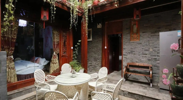 Ruxiang Hostel - Greenery Inn, Забронировать Хостел Лицзян Юньнань, рядом с Улица Сквер-стрит Древнего города Даянь