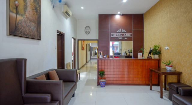 RedDoorz Plus @ Hotel Asih UNY, Book Hotel Depok 