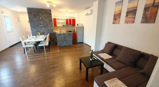 Апартаменты с балконом Apartments Lara