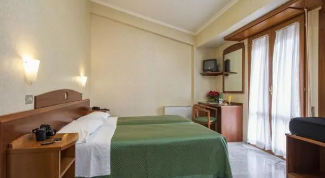 Hotel Tiffany, Varaa Hotelli Hotellit Ciociaria pysäköinnillä, Pysäköinti