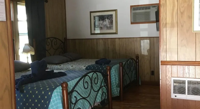 Четырёхместный номер Standard Marshalls Creek Rest Motel