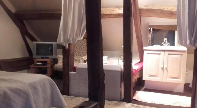 L'Auberge Du Faisan Doré, Rezervasyon Bed and Breakfast Concressault Fransa