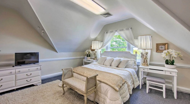 8 Mi to Hersheypark: Luxe Manor in Annville, Buchen Sie Hotel Annville Pennsylvania