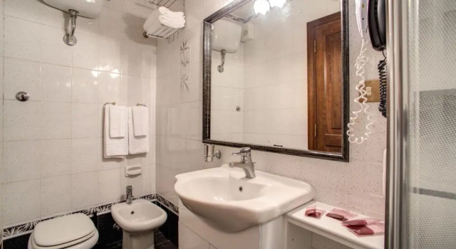 Трёхместный номер Standard с видом на озеро Hotel Castel Vecchio