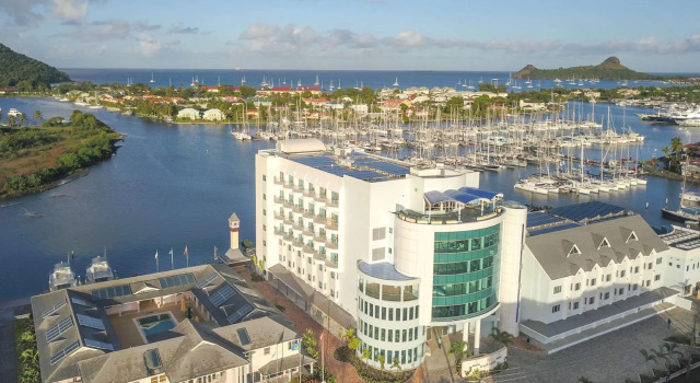 Номер Standard с видом на гавань Harbor Club St Lucia, Curio Collection by Hilton