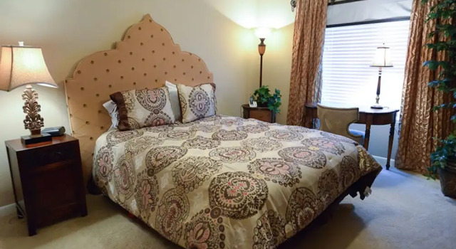 Traditional Touch 1BR by Casago, Забронировать Отель Отели Скотсдейл с парковкой, Парковка