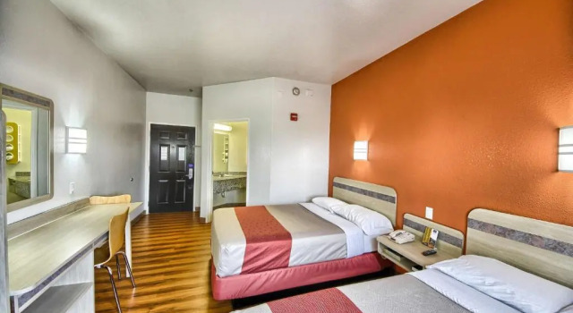 Четырёхместный номер Standard Motel 6-Mission, TX