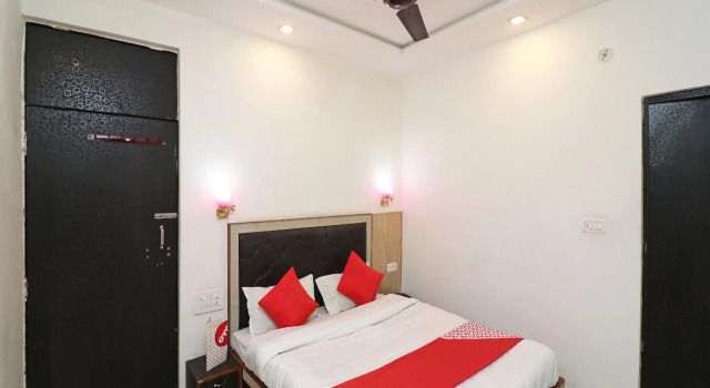 OYO Flagship 24679 Hotel Green House, Забронировать Отель Нагла-Димар штат Уттар-Прадеш