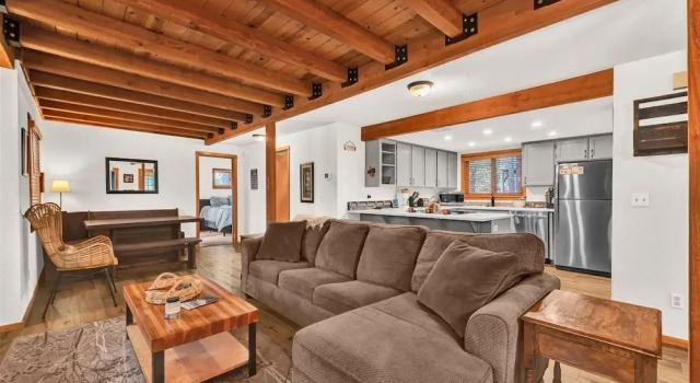 Коттедж с 3 комнатами Otter 8 3 Bedroom Home