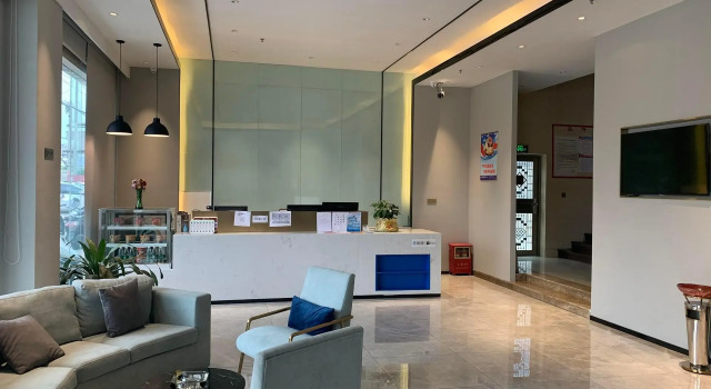 7 Days Premium Hotel Yunfu Yu'nan, Boek Hotel Hotels in Guangdong met parkeren, Parkeren