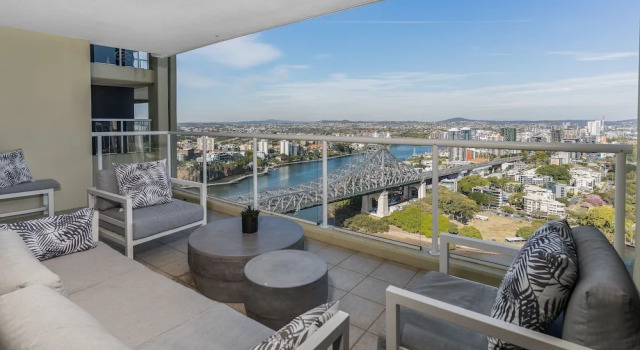 Апартаменты Luxury River Place hosted by AAB