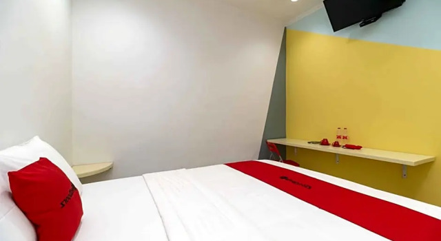 RedDoorz at Taman Galaxy Bekasi, Book Hotel Bekasi West Java