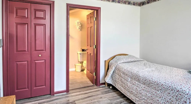 Апартаменты Resort Condo w/ Lake + Pool ~ 5 Mi to Flume Gorge!