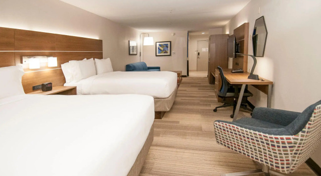Четырёхместный люкс Holiday Inn Express Hotel & Suites Plano West - Frisco by IHG