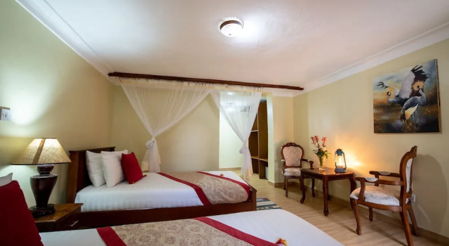 Двухместный номер Standard c 1 комнатой с видом на бассейн Crater Safari Lodge