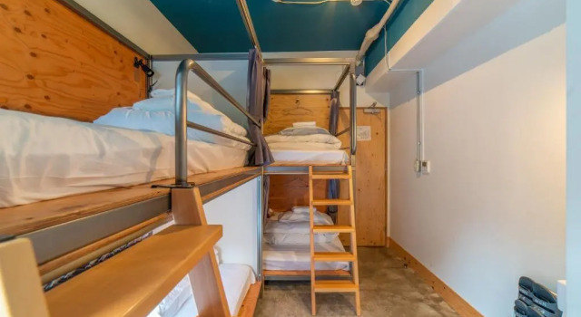 Четырёхместный номер Wise Owl Hostels Shibuya