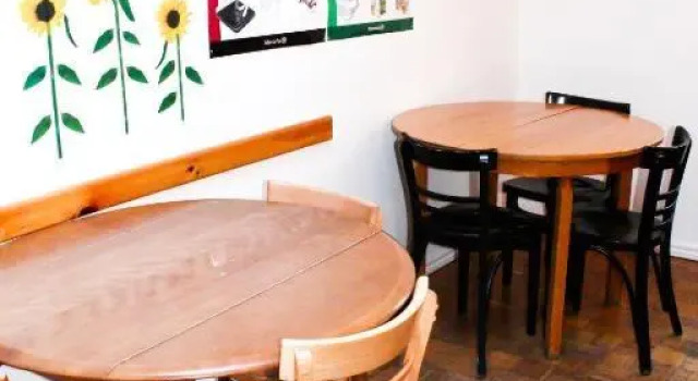 Seng i sovesal (sovesal til kvinder) Auberge L'Apéro - Hostel