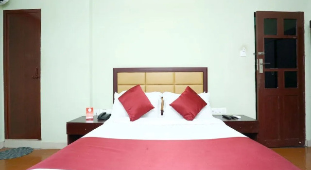 OYO 15190 Select Residency