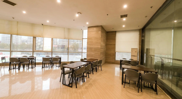 Starway Hotel Xuzhou Fengxian Bus Station, Prenota Hotel Hotel a Jiangsu con parcheggio, Parcheggio