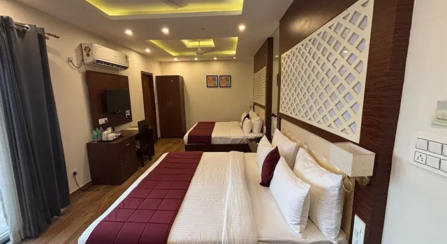 Трёхместный семейный номер Standard Hotel MJ Ghai Residency