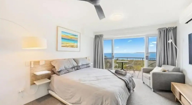 Номер Standard Wake to the Waves - Oceanfront Apartments