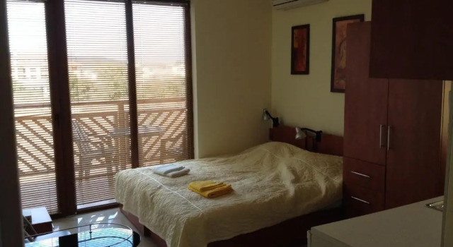 Апартаменты Цокольный этаж c 1 комнатой с балконом Apartments Primorsko