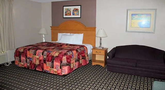 Двухместный люкс Coratel Inn and Suites Maple Grove