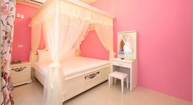 Номер Standard When Happiness Knock your Door