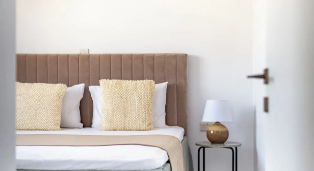 Sanders Cruise - Spacious 2-bdr Apt With Balcony, Boek Hotel Limasol Limassol
