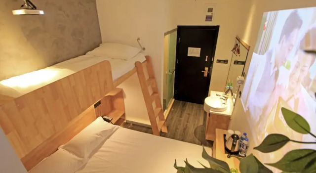 Семейный номер Standard JVS Hotel Railway Station 2nd Branch
