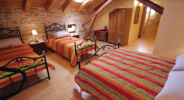 Awesome Home in Manjadvorci With Wifi and 3 Bedrooms, Book Hotel Manjadvorci Central Istria