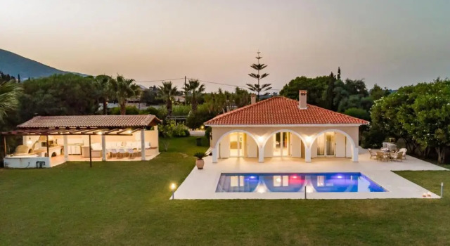 Вилла с 4 комнатами Zante Vista Villas