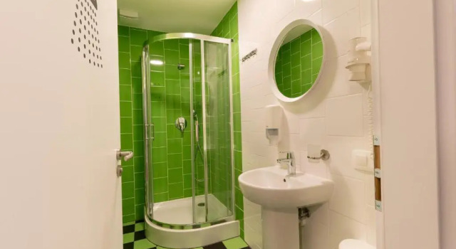 Кровать в общем номере Safestay Bratislava Presidential Palace