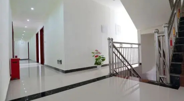 Lushan Lantian Hotel, Prenota Hotel Ya'an Sichuan