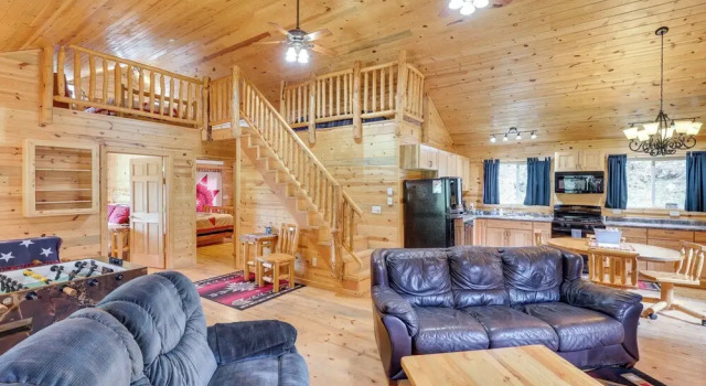 Коттедж Deadwood Cabin w/ Foosball Table, Near Sanford Lab