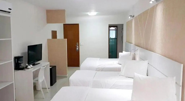 Трёхместный номер Deluxe Emirates Hotel & Suites
