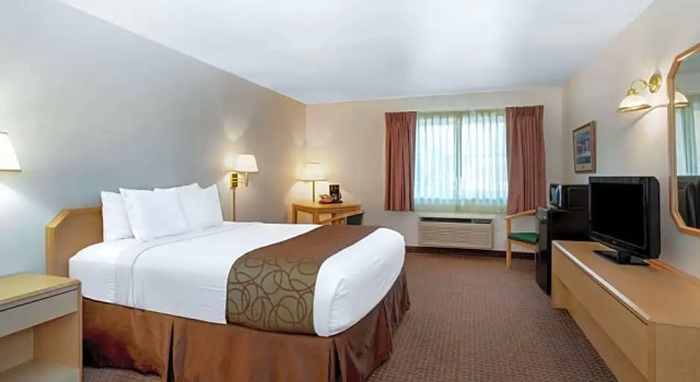 Двухместный номер Deluxe Inn at Lander, Travelodge by Wyndham