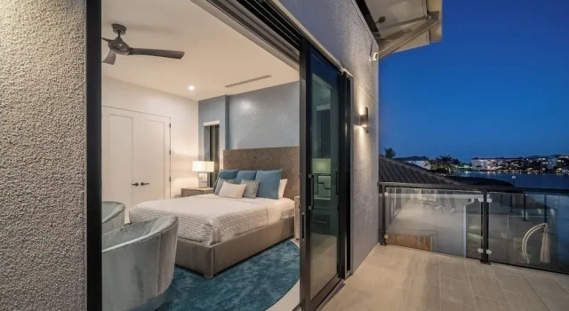 Luxe Home w Heated Infinity Pool on Marco Island