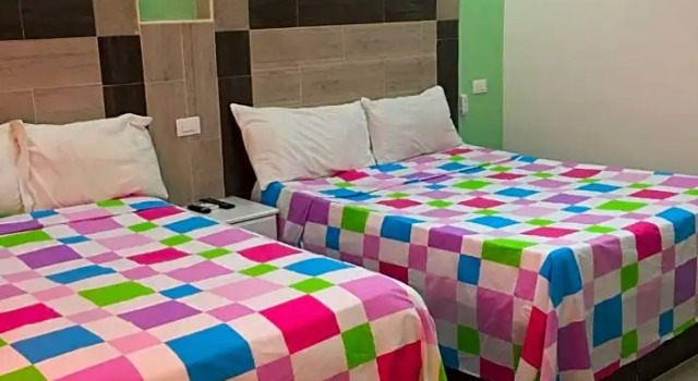 Четырёхместный номер Standard Hotel Restaurant Hamilton